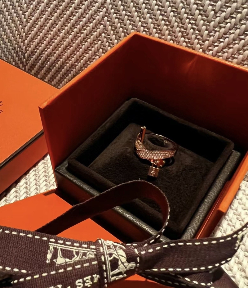 H**me5 rings